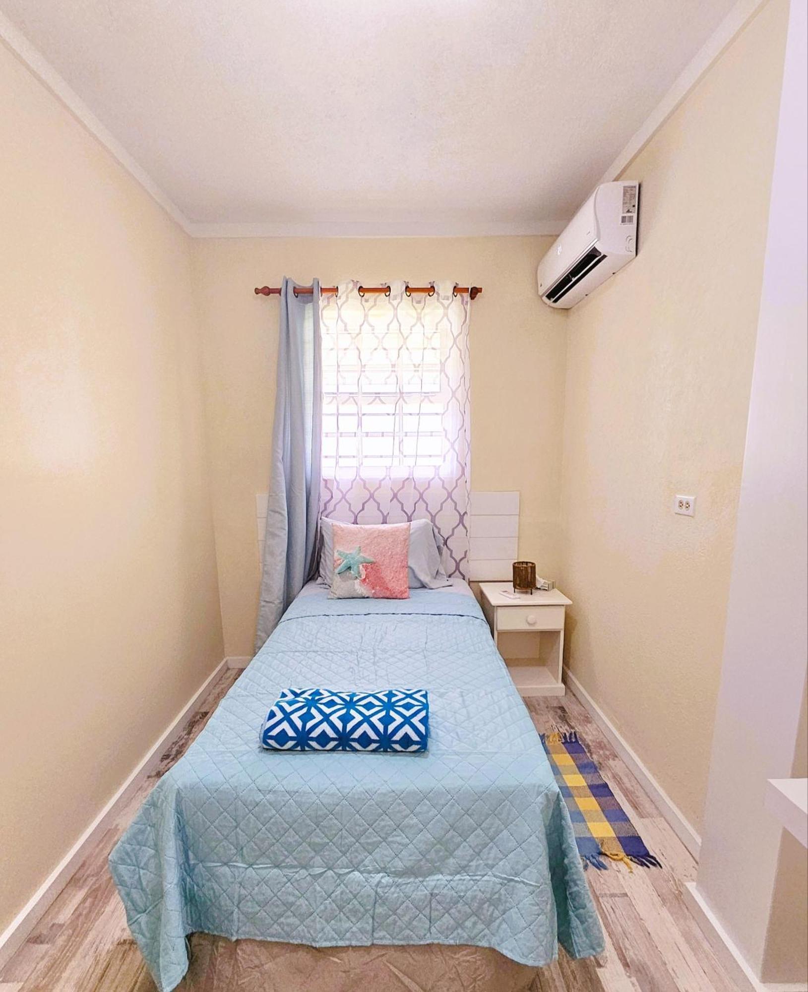Ocean Bliss Apartments Christ Church Esterno foto
