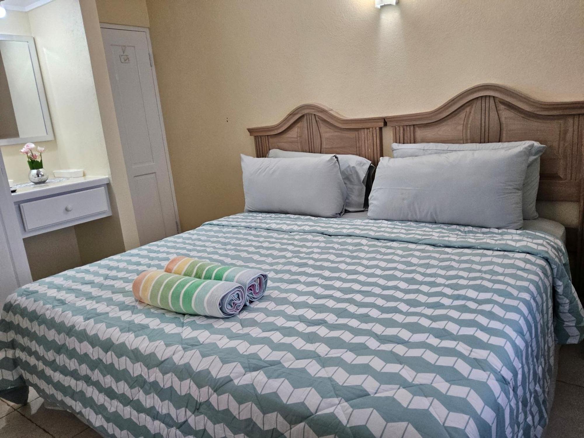 Ocean Bliss Apartments Christ Church Esterno foto