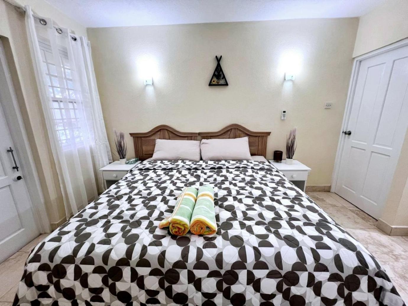 Ocean Bliss Apartments Christ Church Esterno foto